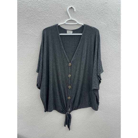 Free Kisses Womens Shirt Plus Size 2X Gray Button Up Short Sleeve Front Tie - Picture 1 of 10